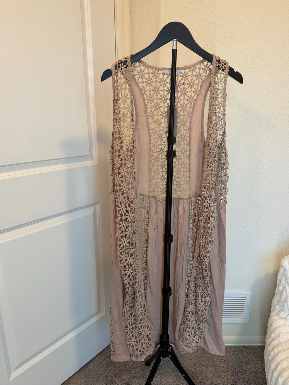 Ultra Pink Crochet Lace Kimono Vest Duster Taupe Boho Medium NWT